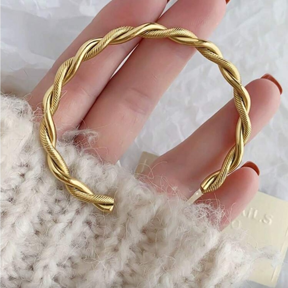 Chic Gold Twisted Bangle - image 1